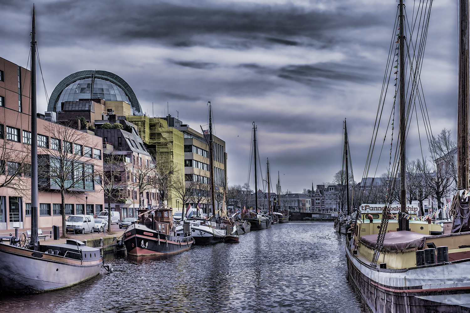 Vanaf de Prins Hendrikbrug in Leeuwarden